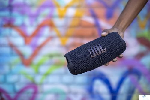 картинка Портативная колонка JBL Charge 5 Белый